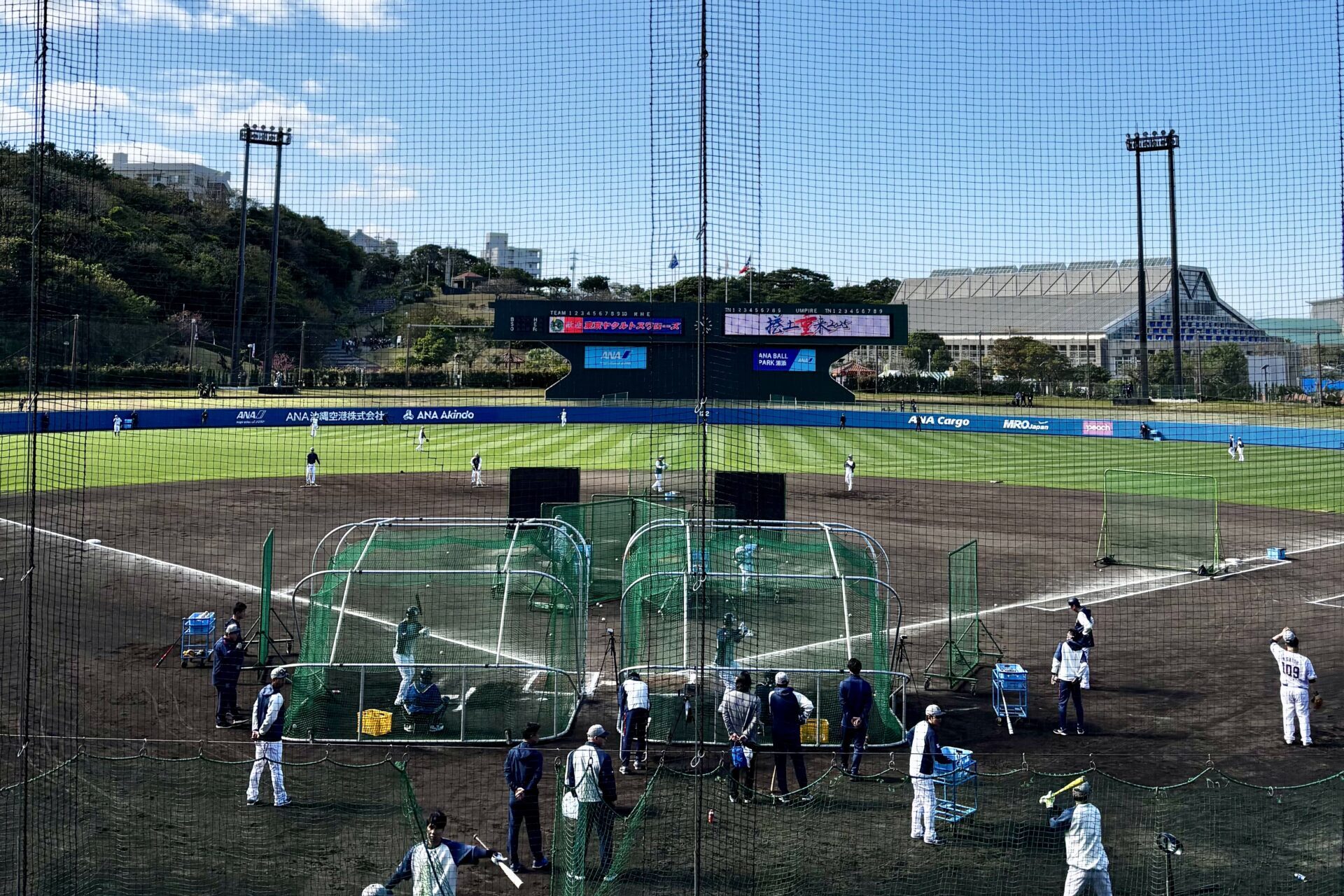 沖縄 浦添 プロ野球キャンプ 2025 球場外観 ヤクルトスワローズ