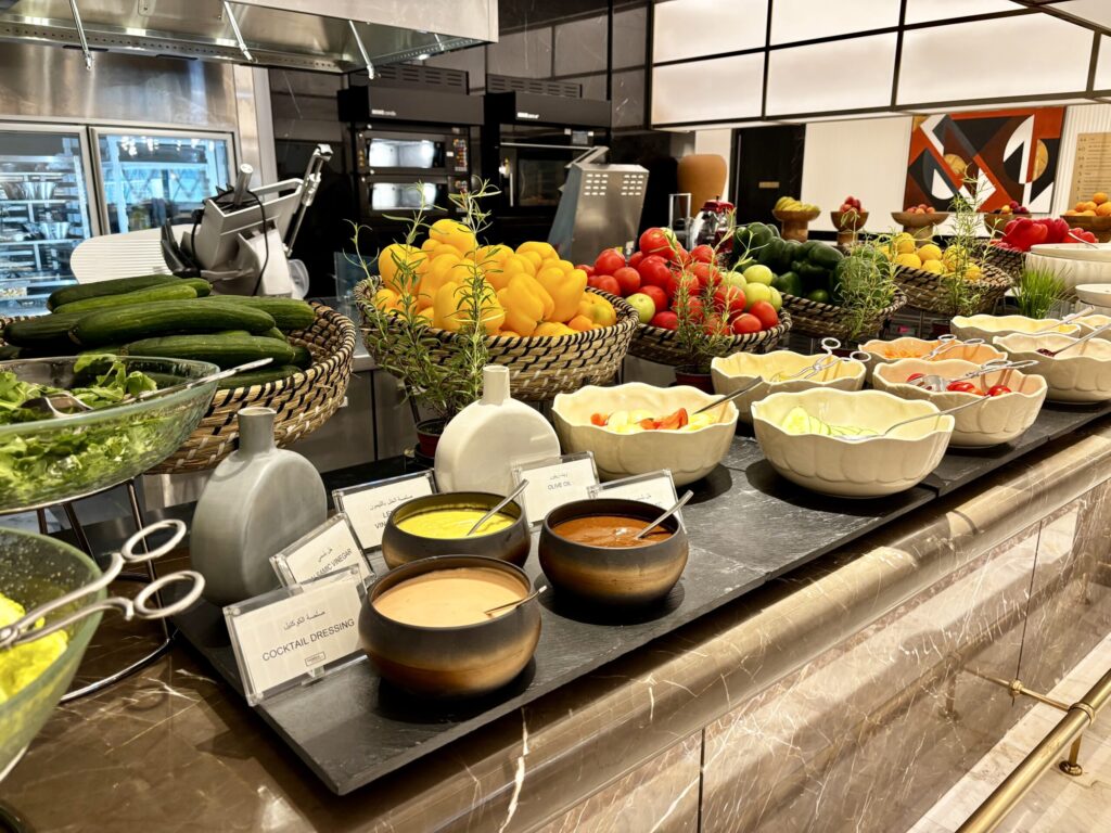 ドーハ　ホテル　ヒルトン　Waldorf Astoria Doha West Bay　宿泊レビュー　朝食