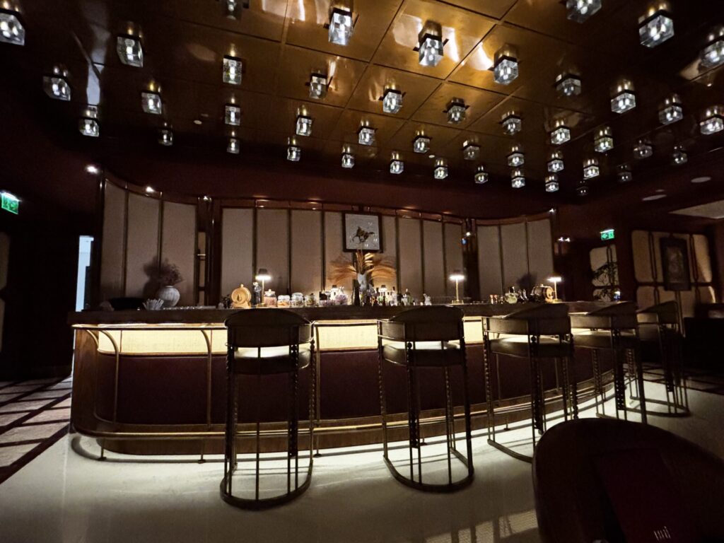 Waldorf Astoria Doha West Bay　ドーハ　レストラン　YUN